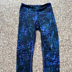 Lululemon Wunder Under Crop II *Full-On Luon” Floral Sport Iris Fl. Multi Sz 2.